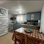 George House דירה *