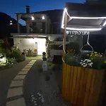 George House ليونِذيو
