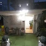George House לאונידיון