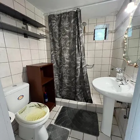 George House * Leonídion