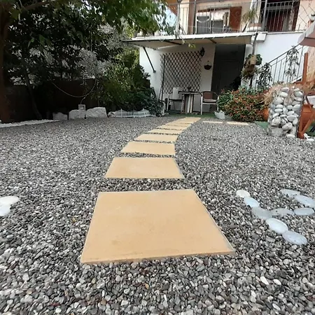 George House Apartamento Leonídion