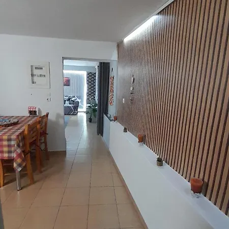 George House * Leonidio