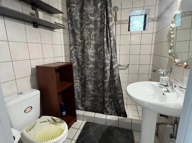 George House * Леонидион