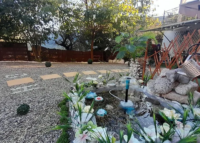 Апартаменты George House Леонидион