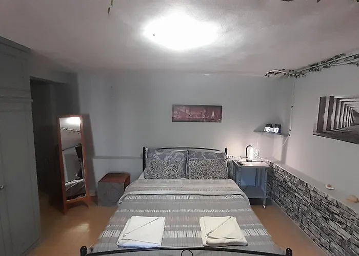 Apartment George House