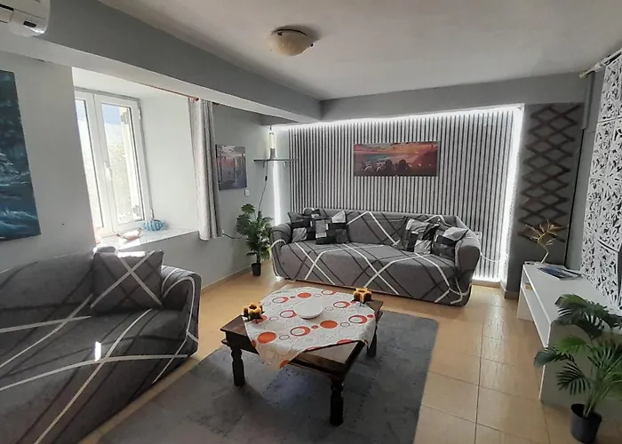 Апартаменты George House *