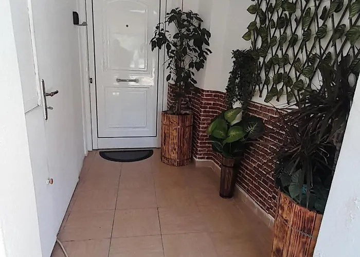 George House Апартаменты Леонидион